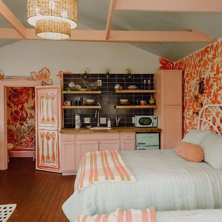 Отель Camp Swann Tracy City Номер фото