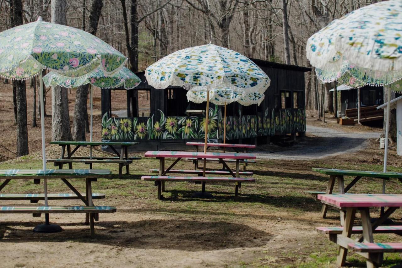 Отель Camp Swann Tracy City Экстерьер фото